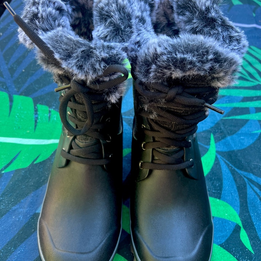 BOGS women’s Arcata winter knit boot, size 10